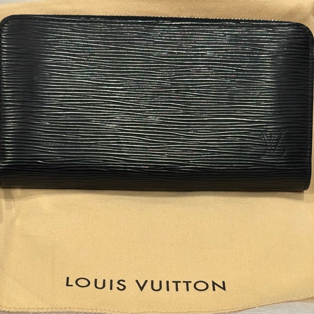 Louis Vuitton Epi Leather Zippy Wallet